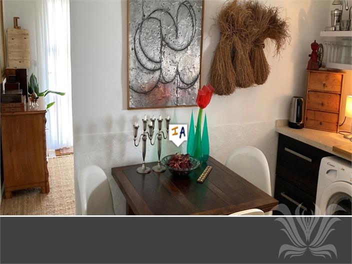 Image No.8-2 Bed House for sale