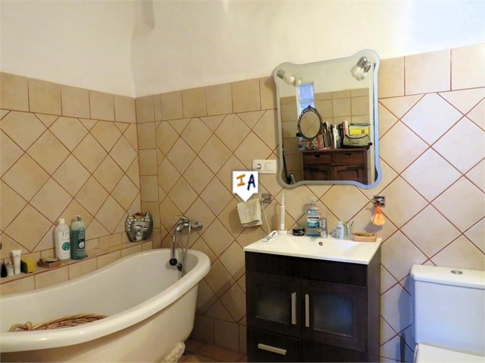 Image No.7-5 Bed Farmhouse for sale