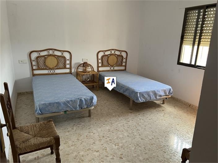 Image No.14-3 Bed House for sale