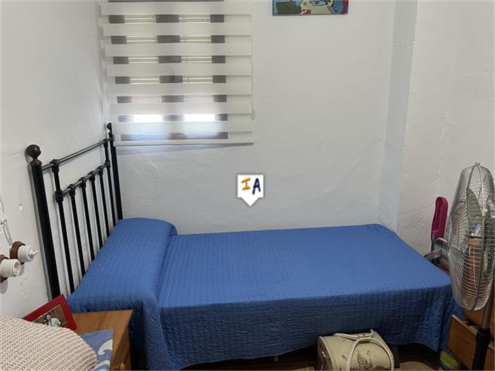 Image No.15-3 Bed House for sale