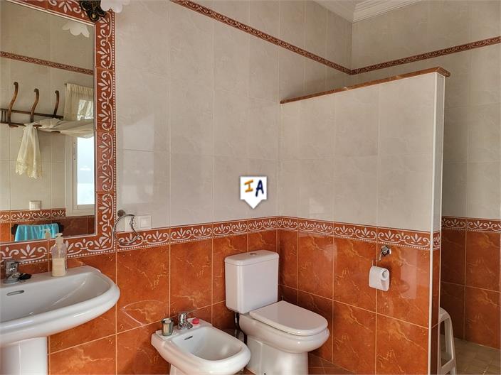 Image No.7-4 Bed House for sale