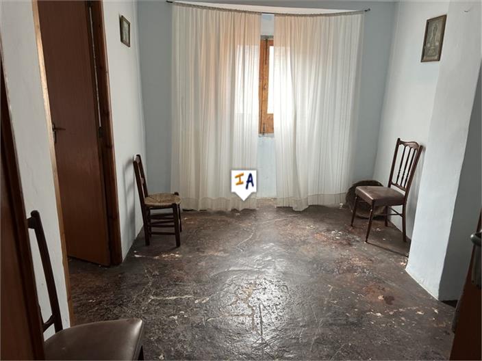 Image No.13-4 Bed House for sale