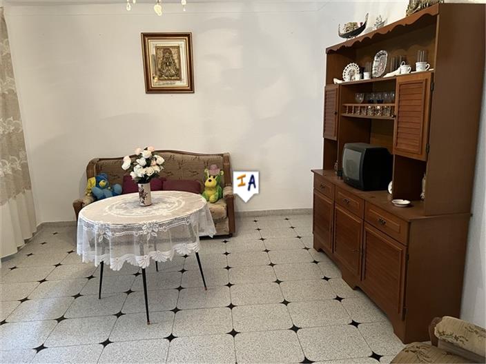 Image No.8-4 Bed House for sale