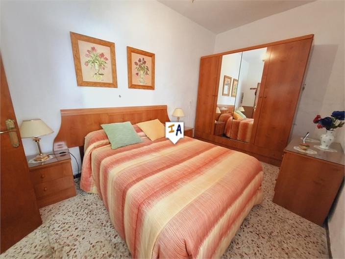 Image No.13-8 Bed House for sale