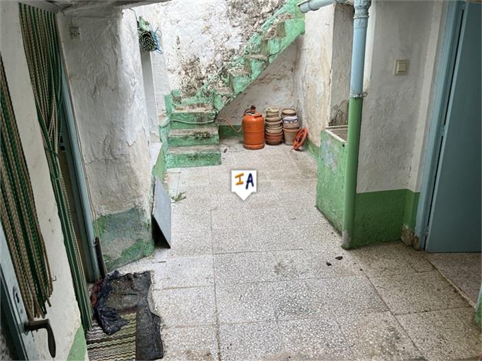 Image No.4-5 Bed House for sale