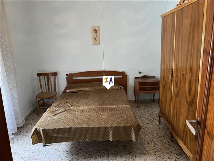 Image No.9-5 Bed House for sale