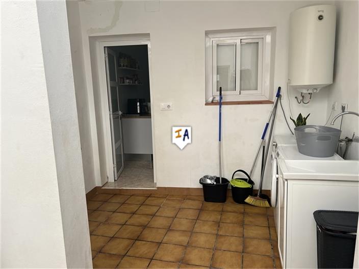 Image No.11-3 Bed House for sale