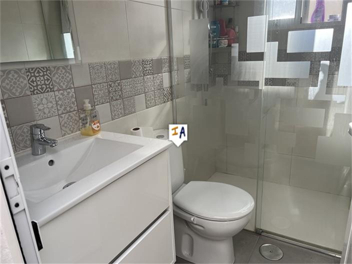 Image No.8-3 Bed House for sale