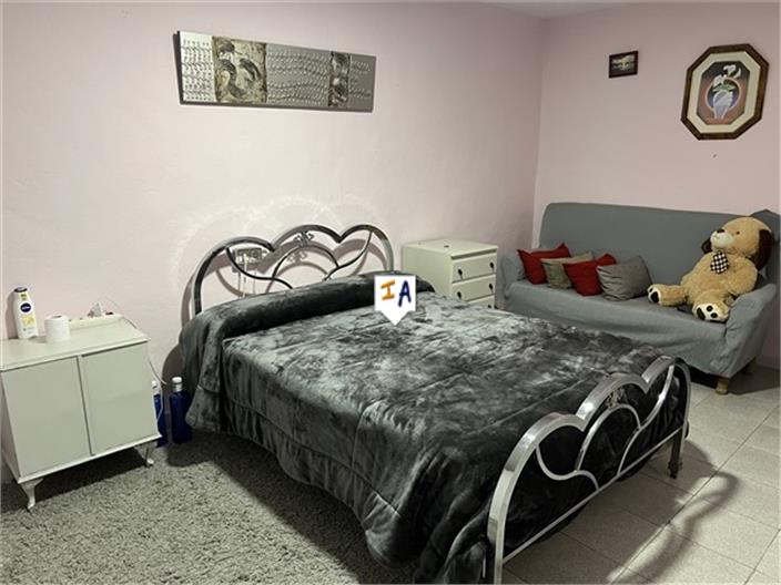 Image No.11-5 Bed House for sale