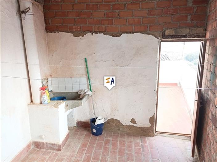 Image No.11-3 Bed House for sale