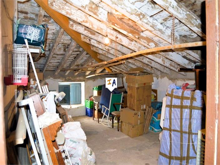 Image No.12-9 Bed House for sale