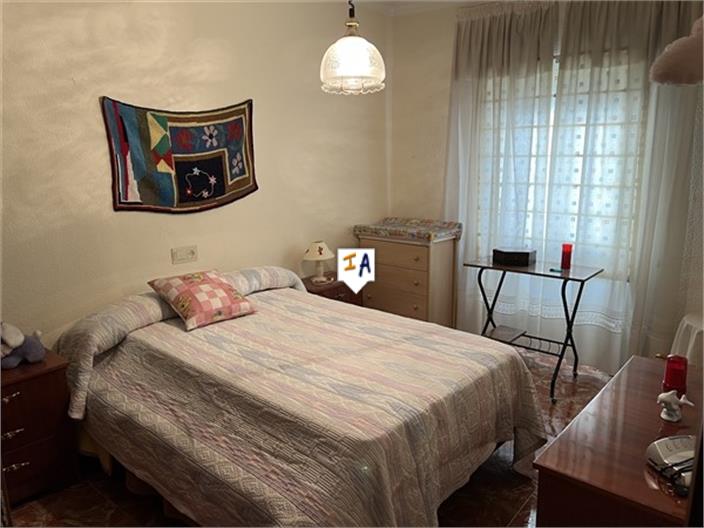 Image No.14-3 Bed House for sale