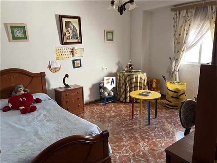 Image No.9-3 Bed House for sale