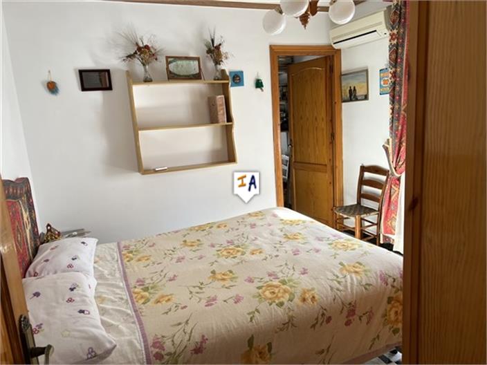 Image No.15-6 Bed House for sale