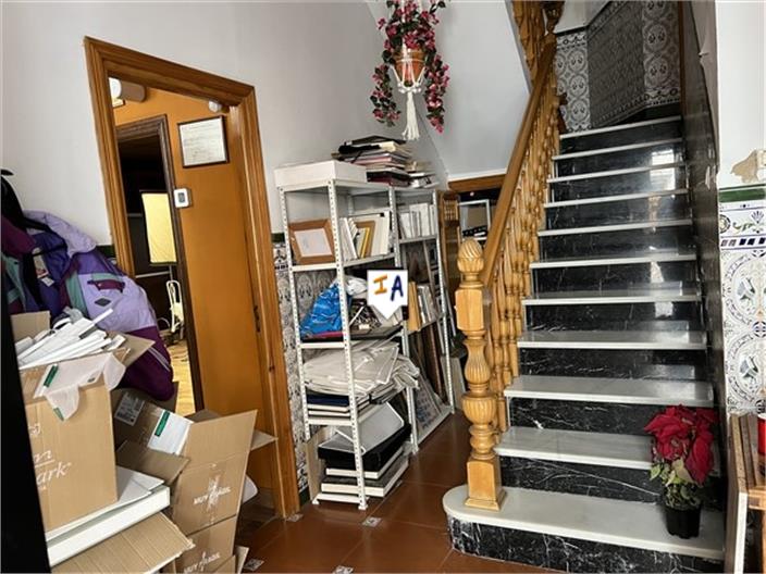 Image No.16-6 Bed House for sale