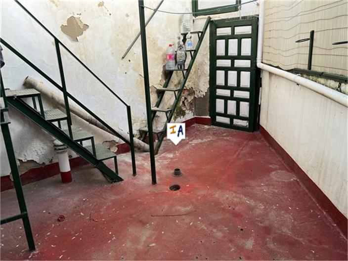 Image No.7-6 Bed House for sale