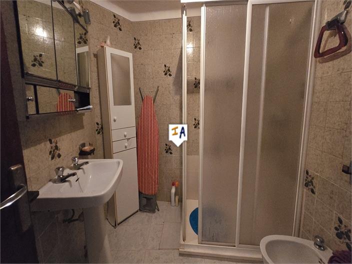 Image No.9-2 Bed House for sale