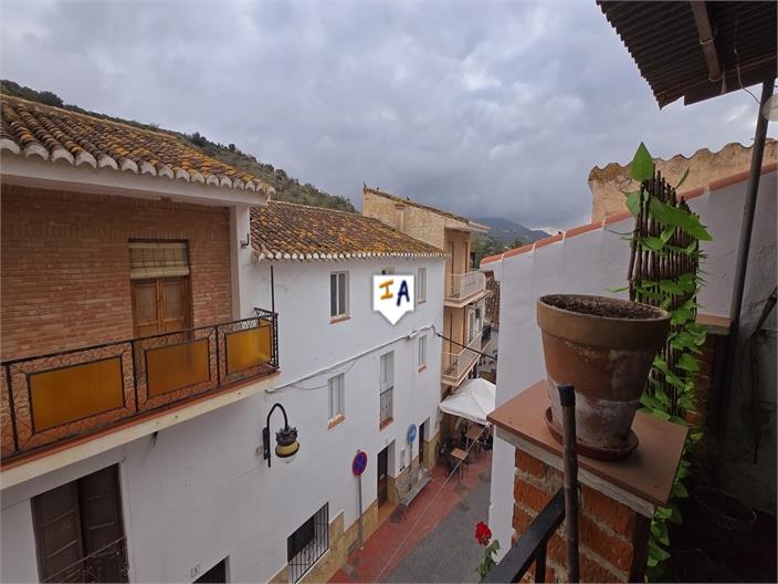 Image No.10-2 Bed House for sale