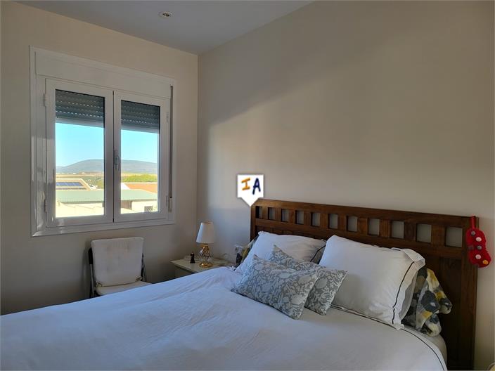 Image No.16-3 Bed House for sale