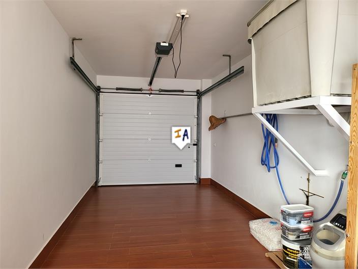 Image No.8-3 Bed House for sale