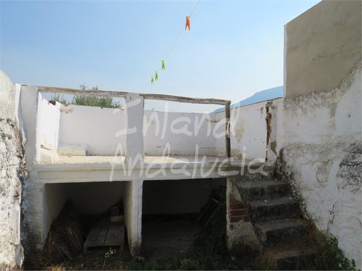 Image No.12-2 Bed House for sale