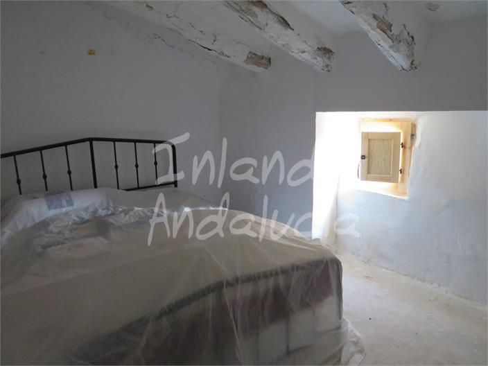 Image No.14-2 Bed House for sale