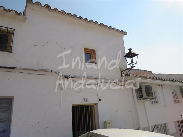 Image No.8-2 Bed House for sale