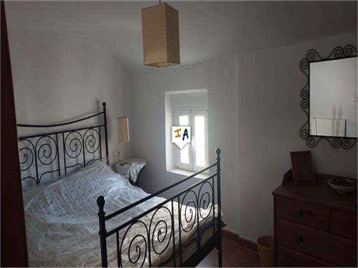 Image No.12-5 Bed House for sale