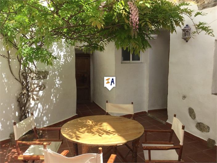 Image No.6-5 Bed House for sale