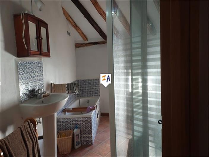 Image No.7-5 Bed House for sale