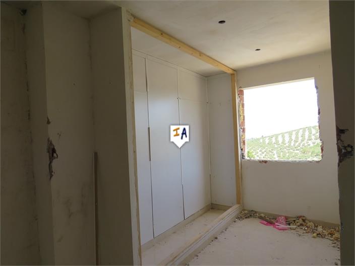 Image No.12-3 Bed House for sale