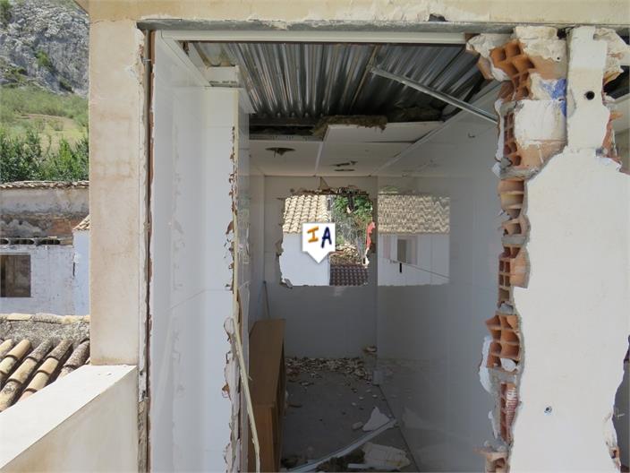 Image No.15-3 Bed House for sale