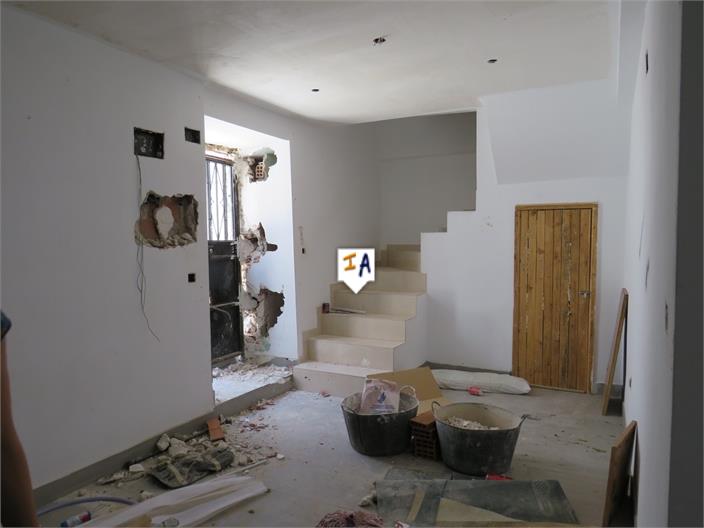 Image No.10-3 Bed House for sale