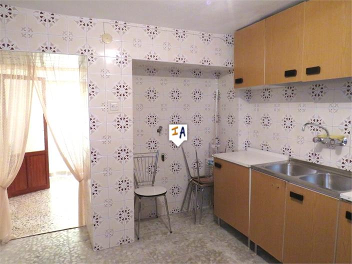 Image No.17-5 Bed House for sale