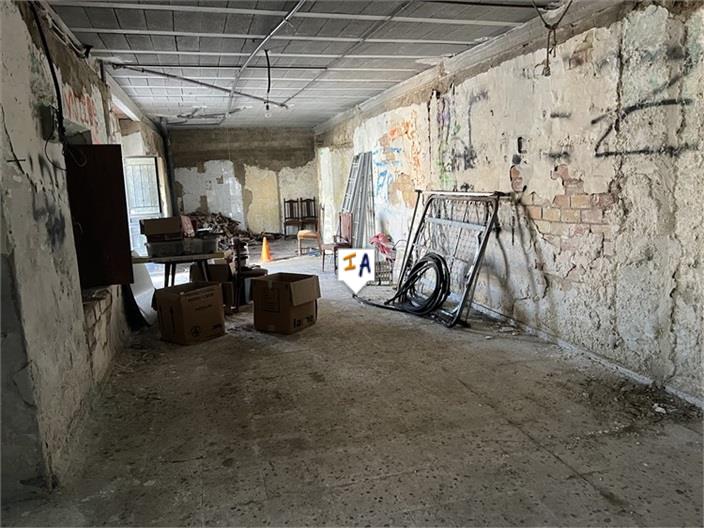 Image No.15-3 Bed House for sale