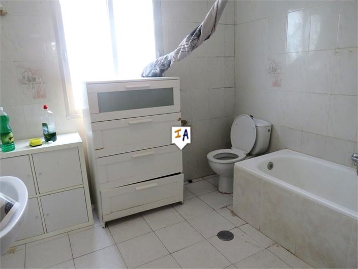 Image No.7-5 Bed House for sale