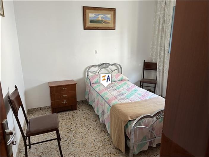 Image No.9-5 Bed House for sale