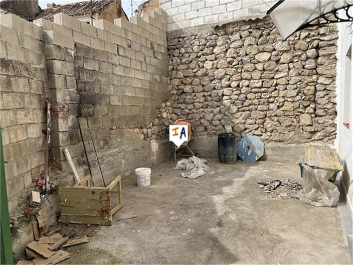 Image No.17-3 Bed House for sale