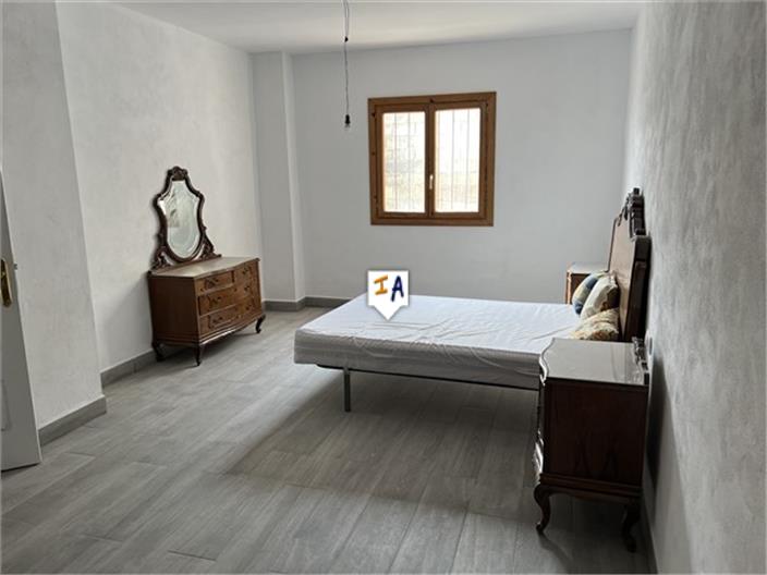 Image No.10-3 Bed House for sale