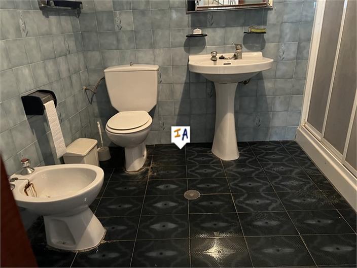 Image No.16-5 Bed House for sale