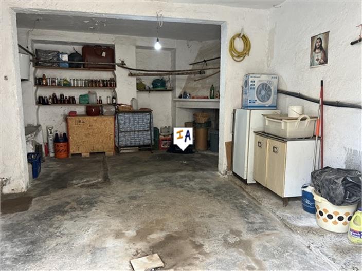 Image No.16-3 Bed House for sale