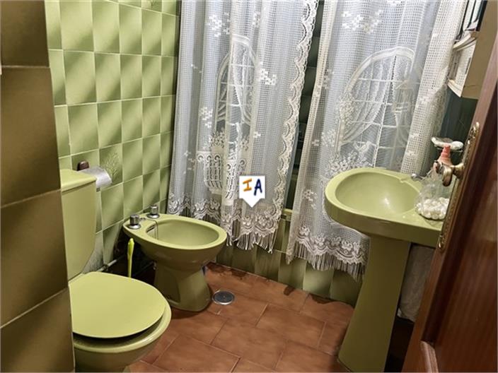 Image No.9-3 Bed House for sale