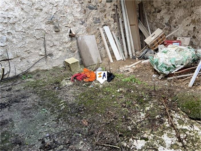 Image No.14-5 Bed House for sale