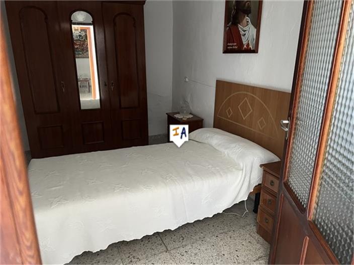 Image No.15-5 Bed House for sale