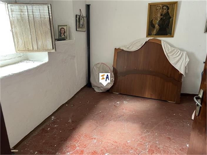 Image No.5-5 Bed House for sale