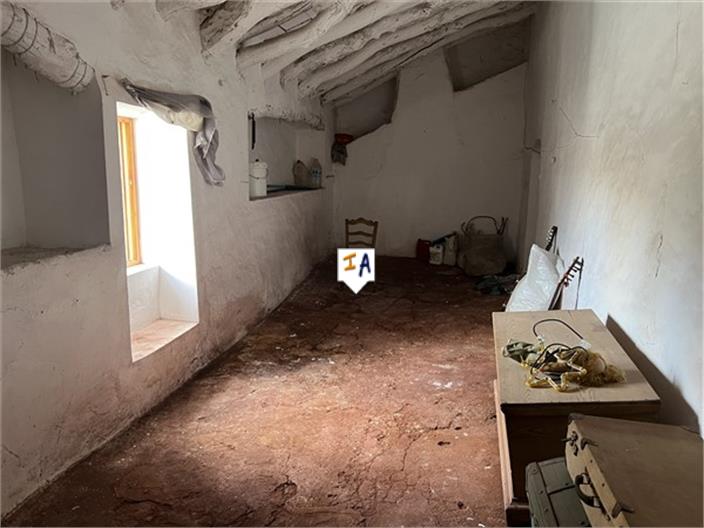 Image No.6-5 Bed House for sale