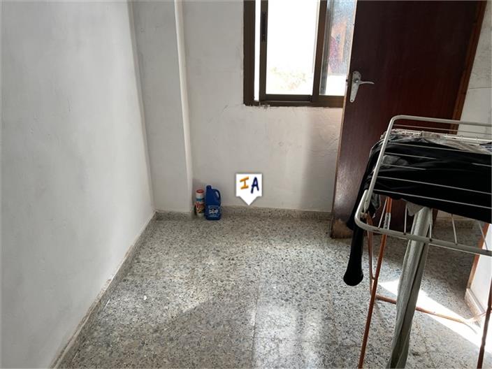 Image No.11-3 Bed House for sale