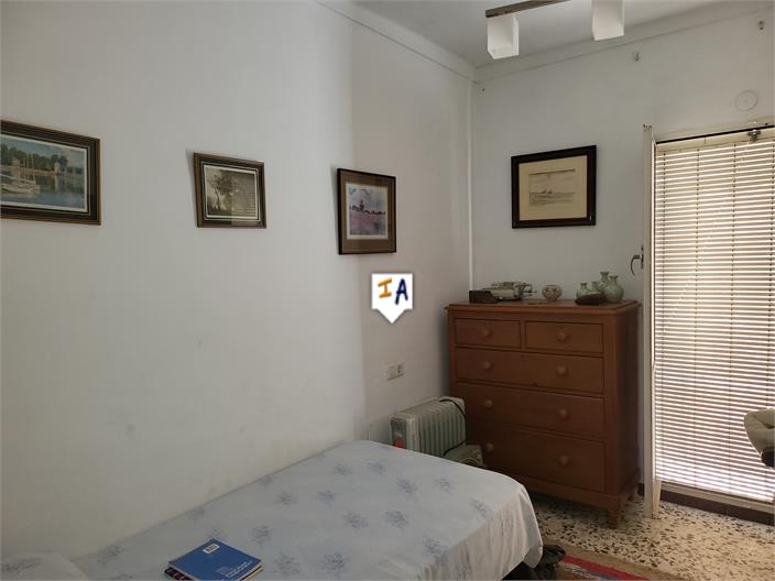 Image No.15-3 Bed House for sale