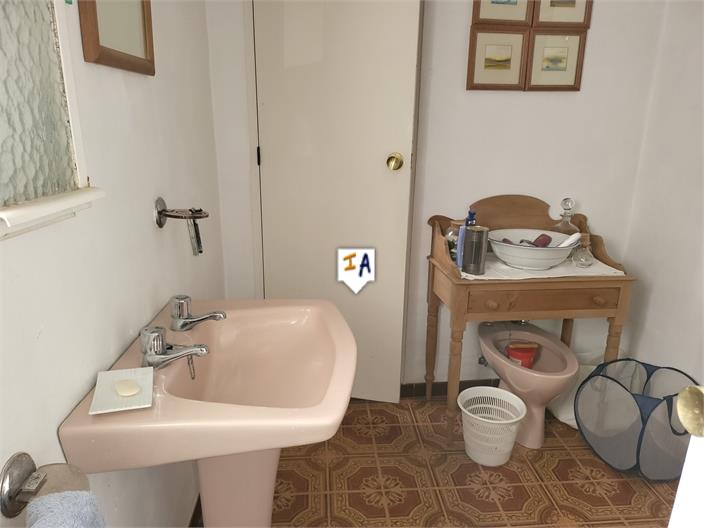 Image No.16-3 Bed House for sale