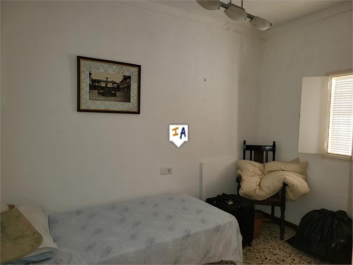 Image No.17-3 Bed House for sale